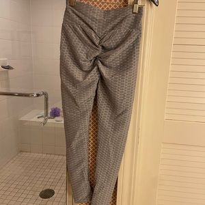 NWT - Booty Enhancing Leggings - Viral Tik Tok Leggings